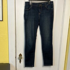 Simply Vera dark wash skinny jeans